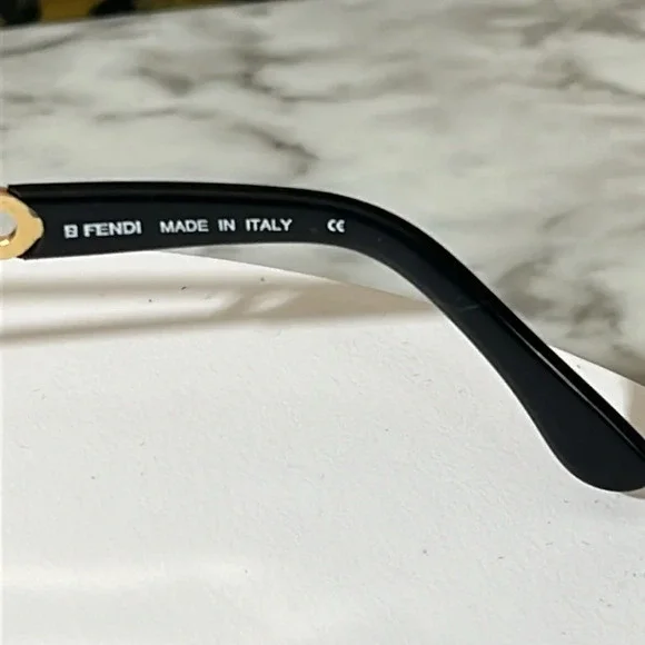 FENDI VINTAGE RARE GOLD SUNGLASSES. UNISEX. THESE ARE IN REALLY GOOD CONDITION. - Picture 15 of 17